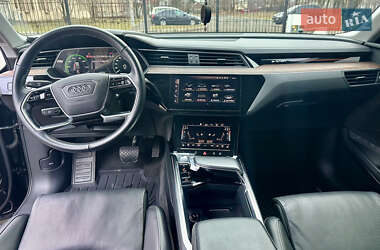 Внедорожник / Кроссовер Audi e-tron 2019 в 