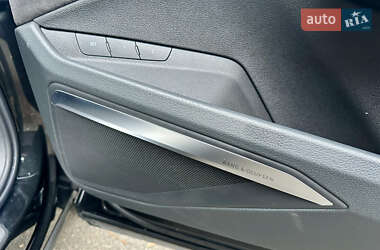 Внедорожник / Кроссовер Audi e-tron 2019 в 