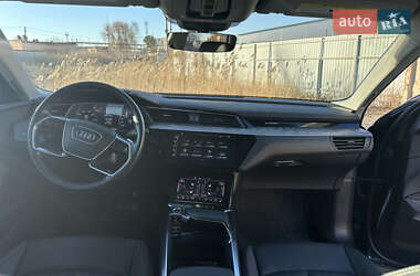 Внедорожник / Кроссовер Audi e-tron 2020 в 