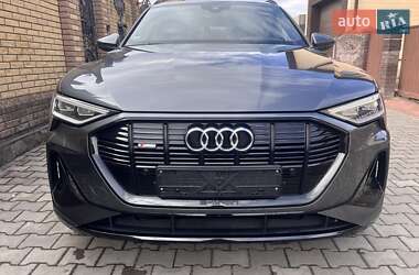 Позашляховик / Кросовер Audi e-tron 2020 в 