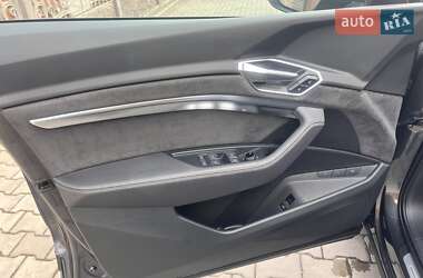 Позашляховик / Кросовер Audi e-tron 2020 в 