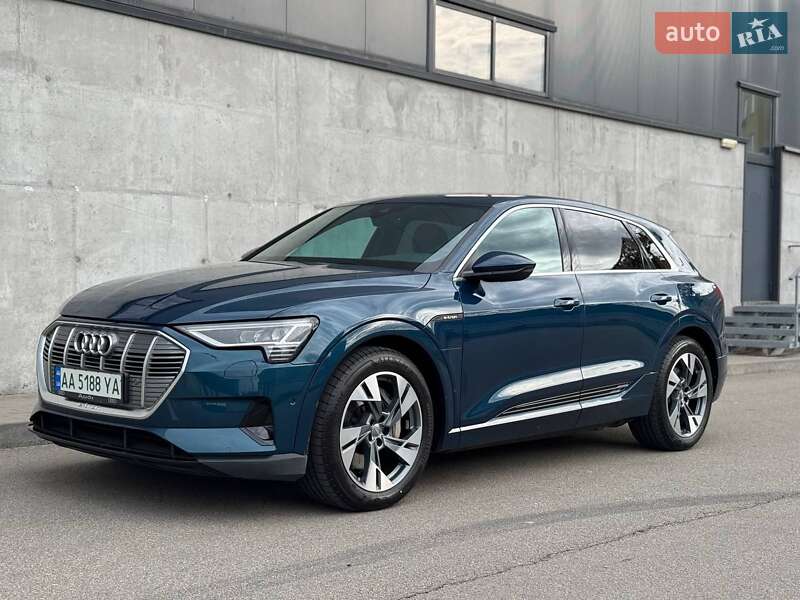 Внедорожник / Кроссовер Audi e-tron 2019 в Киеве