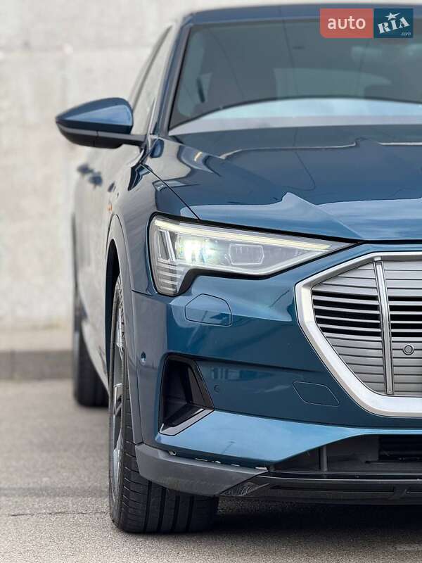 Внедорожник / Кроссовер Audi e-tron 2019 в Киеве