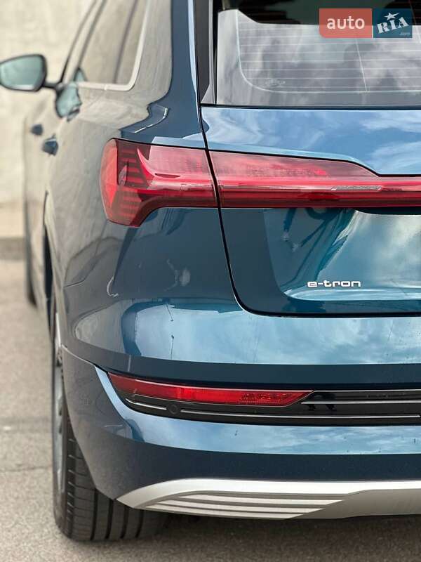 Внедорожник / Кроссовер Audi e-tron 2019 в Киеве