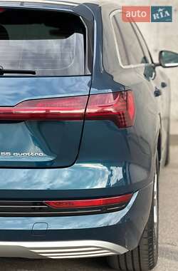 Внедорожник / Кроссовер Audi e-tron 2019 в 