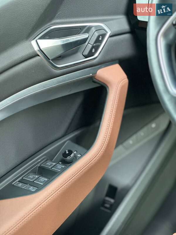 Внедорожник / Кроссовер Audi e-tron 2019 в Киеве