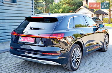 Позашляховик / Кросовер Audi e-tron 2019 в 