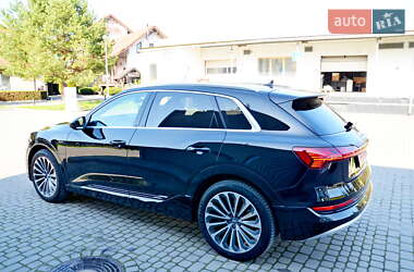 Позашляховик / Кросовер Audi e-tron 2019 в 