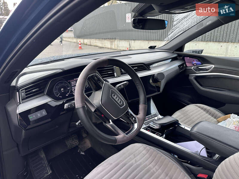 Внедорожник / Кроссовер Audi e-tron 2019 в Львове