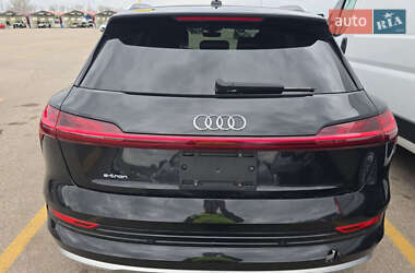 Внедорожник / Кроссовер Audi e-tron 2019 в 