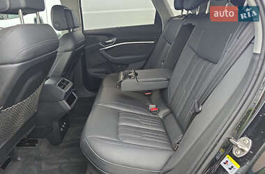 Внедорожник / Кроссовер Audi e-tron 2019 в 