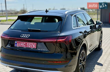 Внедорожник / Кроссовер Audi e-tron 2020 в 