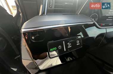 Внедорожник / Кроссовер Audi e-tron 2020 в 