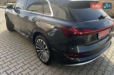 Внедорожник / Кроссовер Audi e-tron 2020 в 