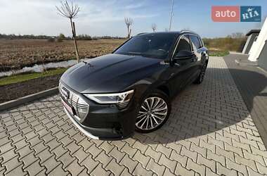 Внедорожник / Кроссовер Audi e-tron 2020 в 