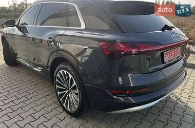 Внедорожник / Кроссовер Audi e-tron 2020 в 
