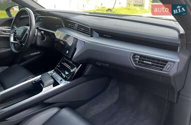 Внедорожник / Кроссовер Audi e-tron 2020 в 