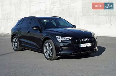 Внедорожник / Кроссовер Audi e-tron 2020 в 