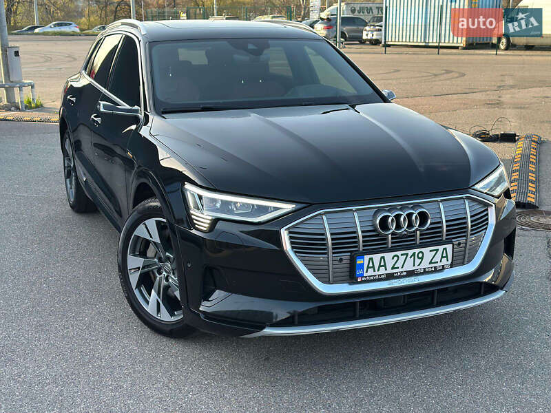 Внедорожник / Кроссовер Audi e-tron 2019 в Киеве