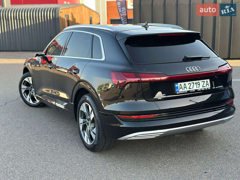 Внедорожник / Кроссовер Audi e-tron 2019 в Киеве