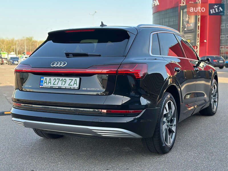 Внедорожник / Кроссовер Audi e-tron 2019 в Киеве