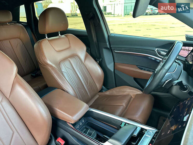 Внедорожник / Кроссовер Audi e-tron 2019 в Киеве