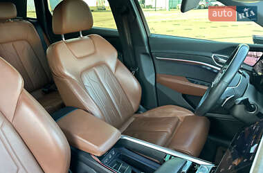 Внедорожник / Кроссовер Audi e-tron 2019 в 