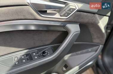Внедорожник / Кроссовер Audi e-tron 2020 в 