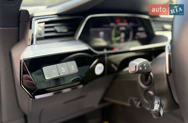 Внедорожник / Кроссовер Audi e-tron 2020 в 