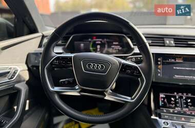 Внедорожник / Кроссовер Audi e-tron 2020 в 
