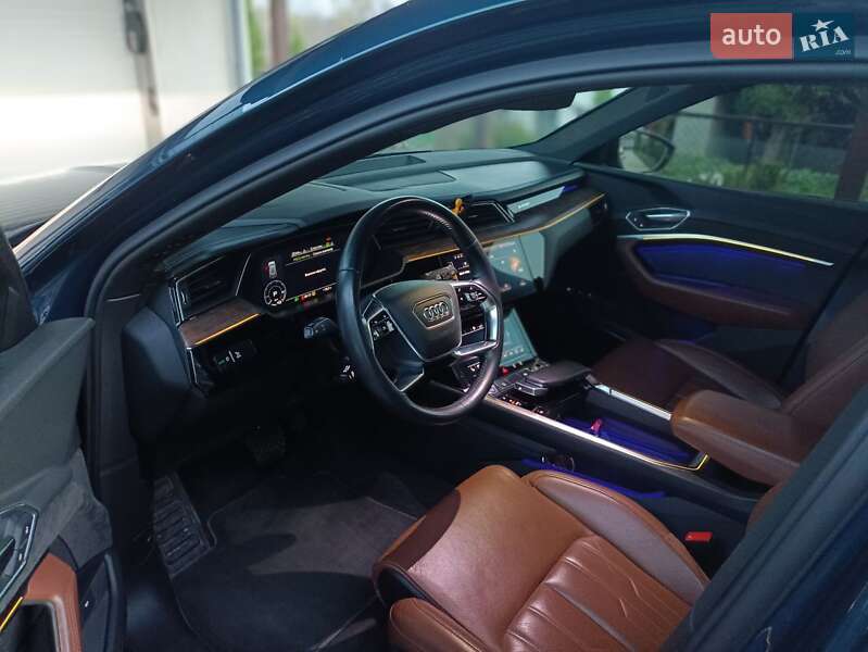 Внедорожник / Кроссовер Audi e-tron 2019 в Тернополе