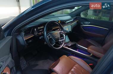 Внедорожник / Кроссовер Audi e-tron 2019 в 