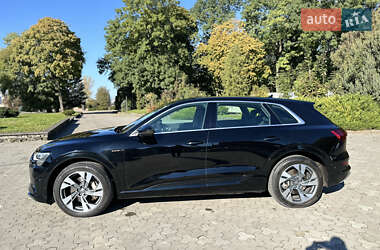 Внедорожник / Кроссовер Audi e-tron 2020 в 