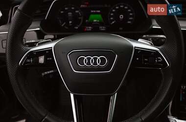 Внедорожник / Кроссовер Audi e-tron 2022 в 