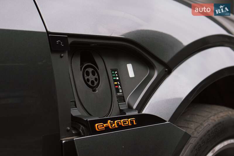 Внедорожник / Кроссовер Audi e-tron 2022 в Львове