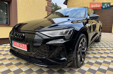 Внедорожник / Кроссовер Audi e-tron 2022 в 