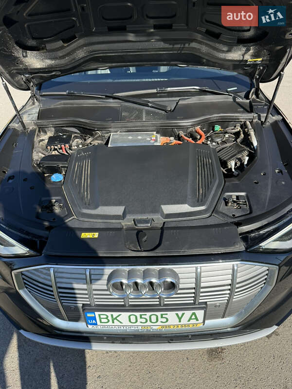 Внедорожник / Кроссовер Audi e-tron 2019 в Ровно