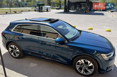 Внедорожник / Кроссовер Audi e-tron 2020 в 
