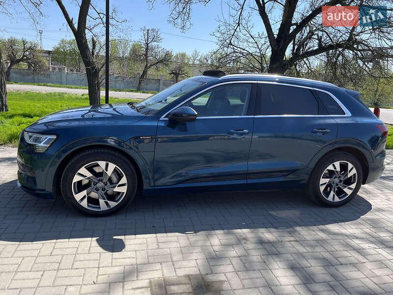 Внедорожник / Кроссовер Audi e-tron 2020 в Днепре