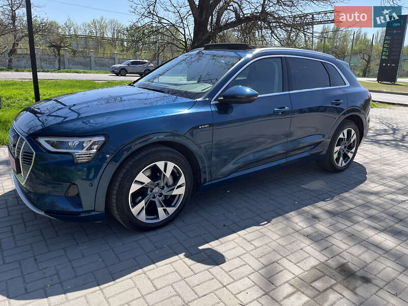 Внедорожник / Кроссовер Audi e-tron 2020 в Днепре