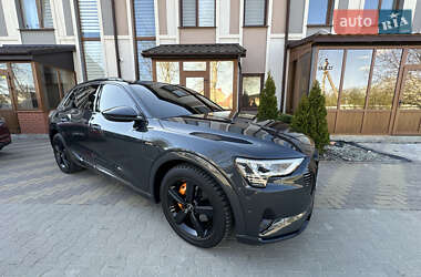Внедорожник / Кроссовер Audi e-tron 2021 в 