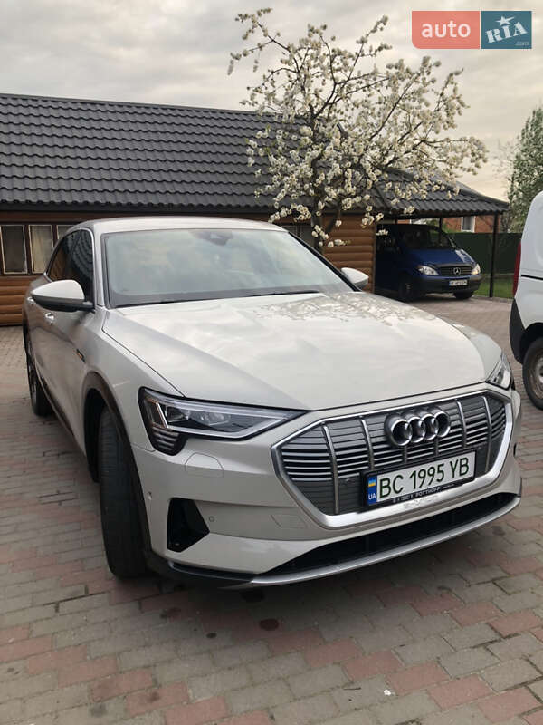 Позашляховик / Кросовер Audi e-tron 2021 в Шептицькому
