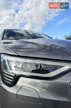 Внедорожник / Кроссовер Audi e-tron 2020 в 
