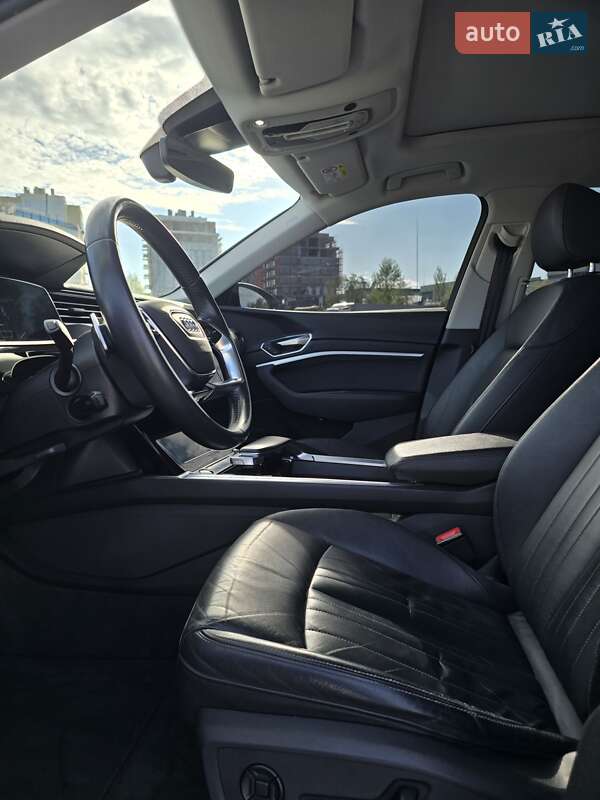 Позашляховик / Кросовер Audi e-tron 2020 в Ужгороді