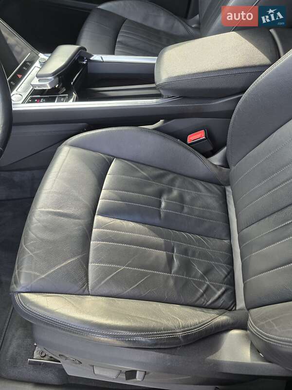 Позашляховик / Кросовер Audi e-tron 2020 в Ужгороді