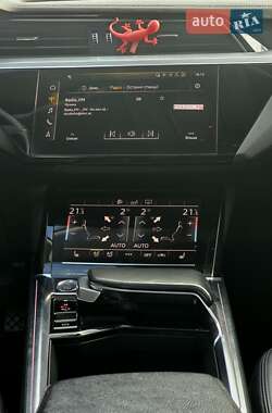 Внедорожник / Кроссовер Audi e-tron 2020 в 