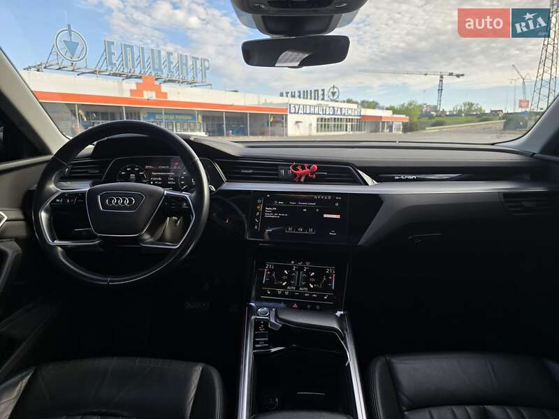 Позашляховик / Кросовер Audi e-tron 2020 в Ужгороді