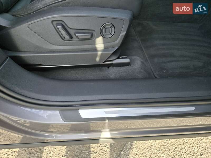 Позашляховик / Кросовер Audi e-tron 2020 в Ужгороді