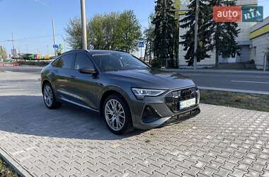 Внедорожник / Кроссовер Audi e-tron 2020 в 