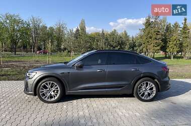 Внедорожник / Кроссовер Audi e-tron 2020 в 